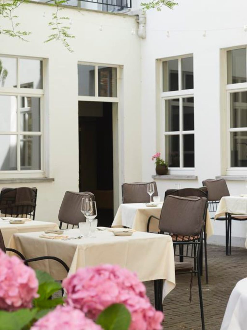 Restaurant garden